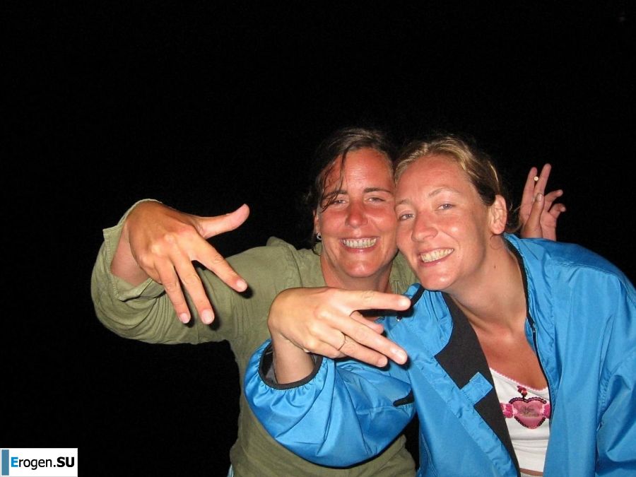 girls are only topless friends. Photo 34