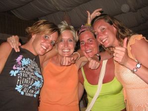 girls are only topless friends. Thumb 16