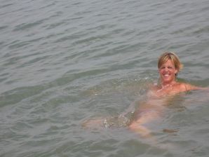 girls are only topless friends. Thumb 23