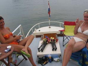 girls are only topless friends. Thumb 25