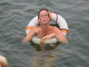 girls are only topless friends. Thumb 32