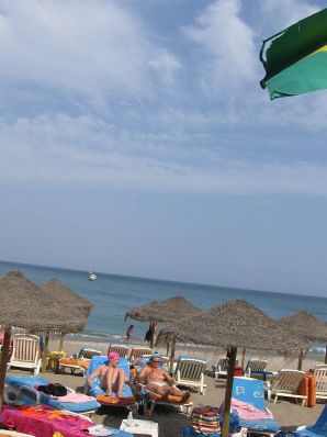 девушки дружат только топлесс. Часть 2. Эскиз 11