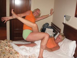 девушки дружат только топлесс. Часть 2. Эскиз 23