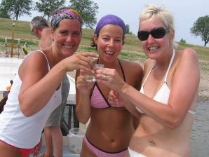 девушки дружат только топлесс. Часть 2. Эскиз 28