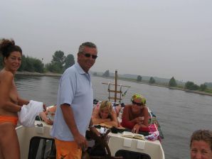 девушки дружат только топлесс. Часть 2. Эскиз 45