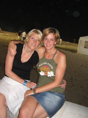 девушки дружат только топлесс. Часть 2. Эскиз 7