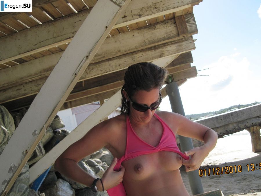 nude on the beach, though ugly. Photo 46