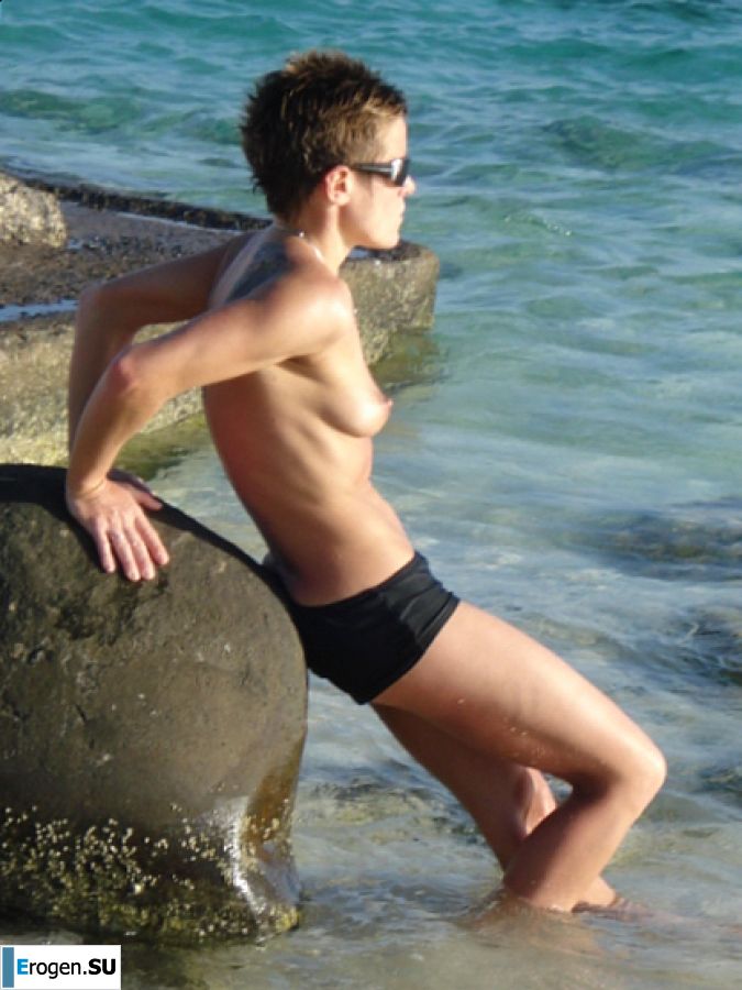 Lesbian on vacation with a friend. Part 3. Photo 40