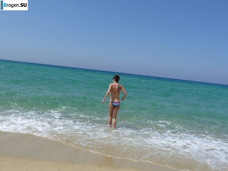 Lesbian on vacation with a friend. Part 3. Photo 9