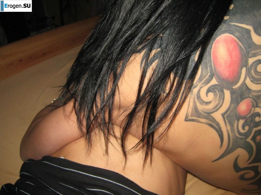 a guy gets up only on tattooed heifers. Photo 10