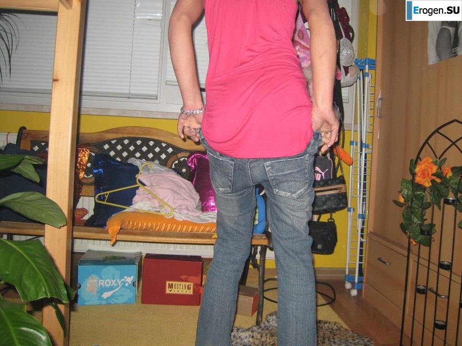 a guy gets up only on tattooed heifers. Photo 33