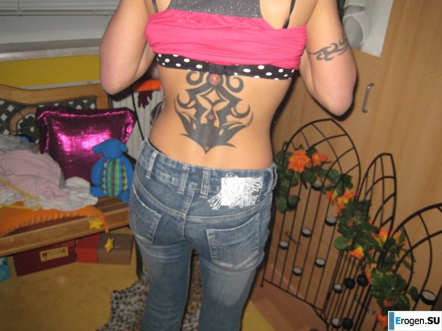 a guy gets up only on tattooed heifers. Photo 36