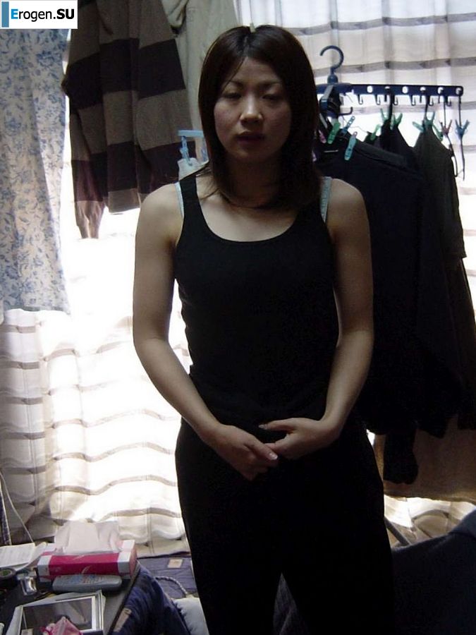 the Korean woman undressed and spread her legs. Photo 9