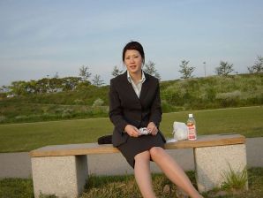 the Korean woman undressed and spread her legs. Thumb 1