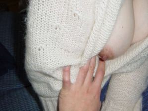 кореянка разделась и раздвинула ножки. Эскиз 25