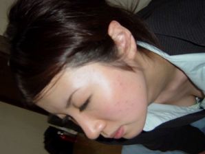 кореянка разделась и раздвинула ножки. Эскиз 34