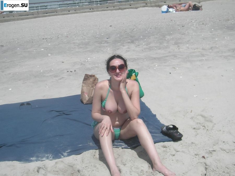 breasts of perfect shape. Photo 12