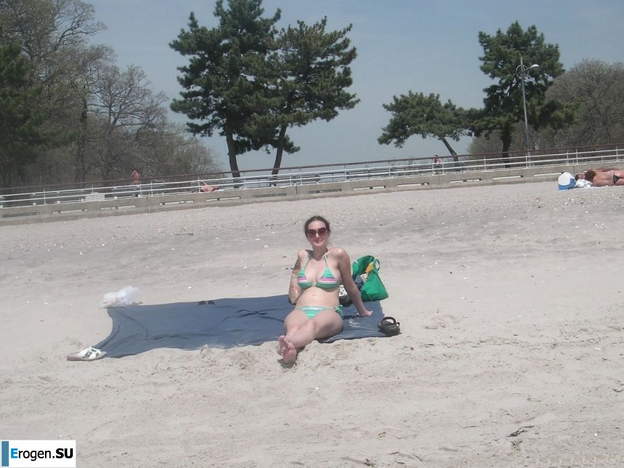 breasts of perfect shape. Photo 9