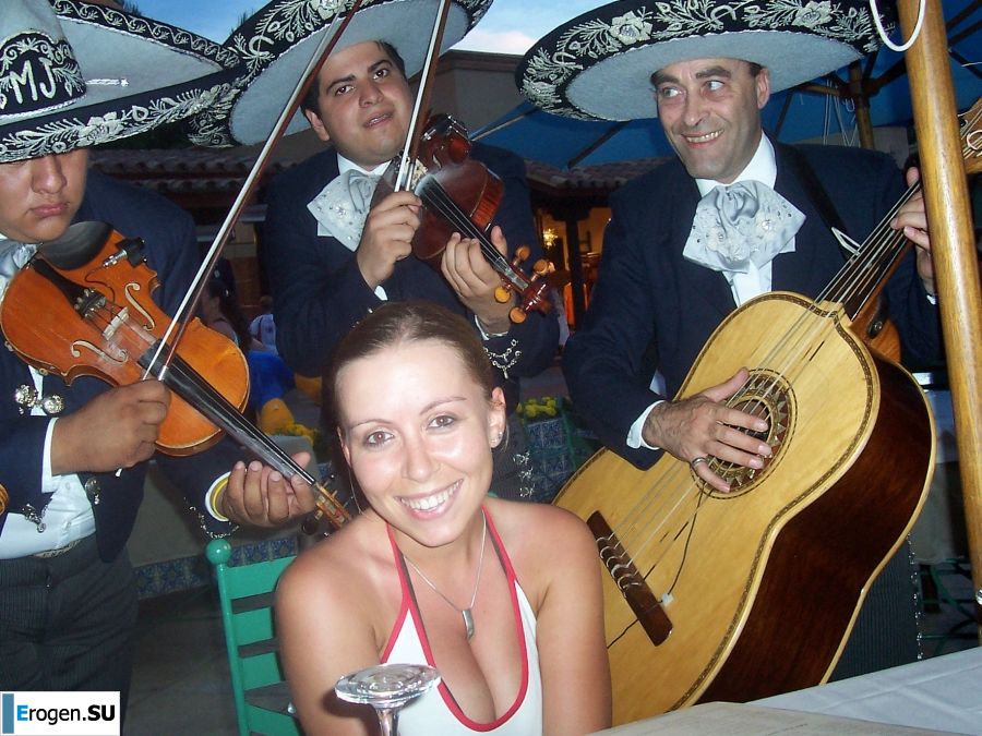 стриптизерша на курторте с бойфрендом. Фото 31