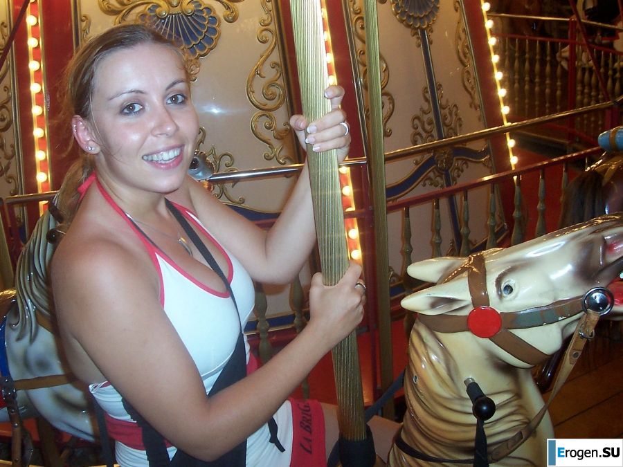 стриптизерша на курторте с бойфрендом. Фото 32