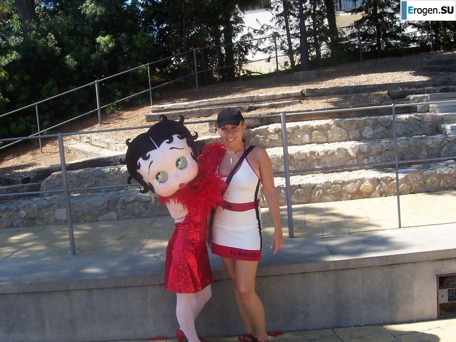 стриптизерша на курторте с бойфрендом. Фото 33