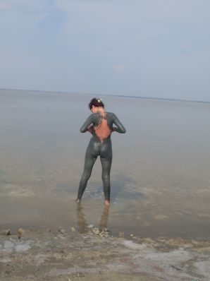 savage nudist and mud rubbing. Thumb 11