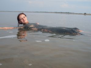 savage nudist and mud rubbing. Thumb 21