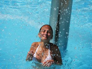 улыбашка и ее голое тело. Эскиз 2