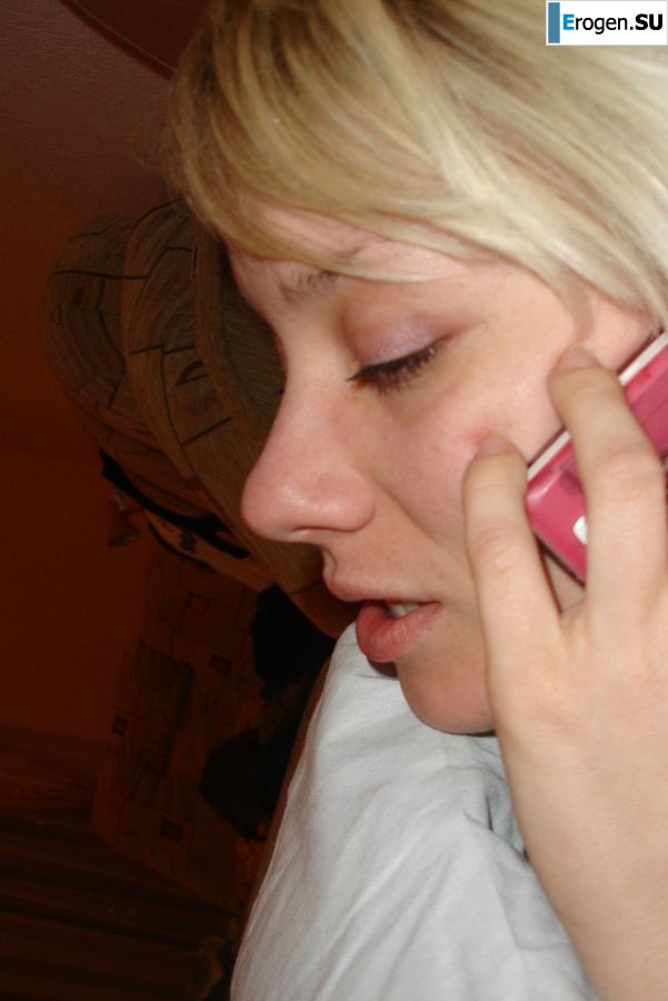 pretty slim blonde with zero size. Photo 34