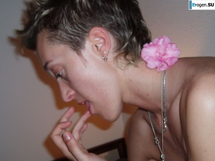 Lesbian on vacation with a friend. Part 4. Photo 20