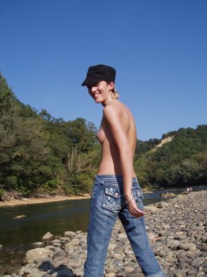 Lesbian on vacation with a friend. Part 4. Thumb 21