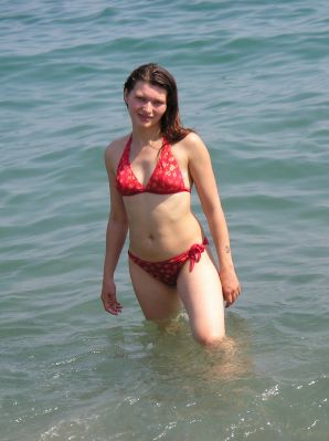 без купальника на каменистом берегу. Эскиз 26