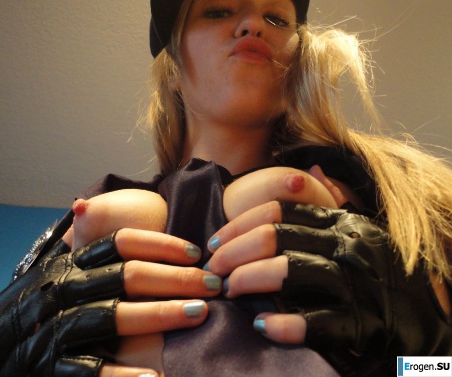 in the depraved costume of a policeman. Photo 17