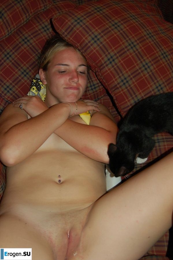 and what's under the skirt. Photo 18