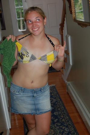 and what's under the skirt. Thumb 20