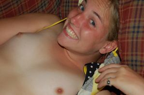 and what's under the skirt. Thumb 7