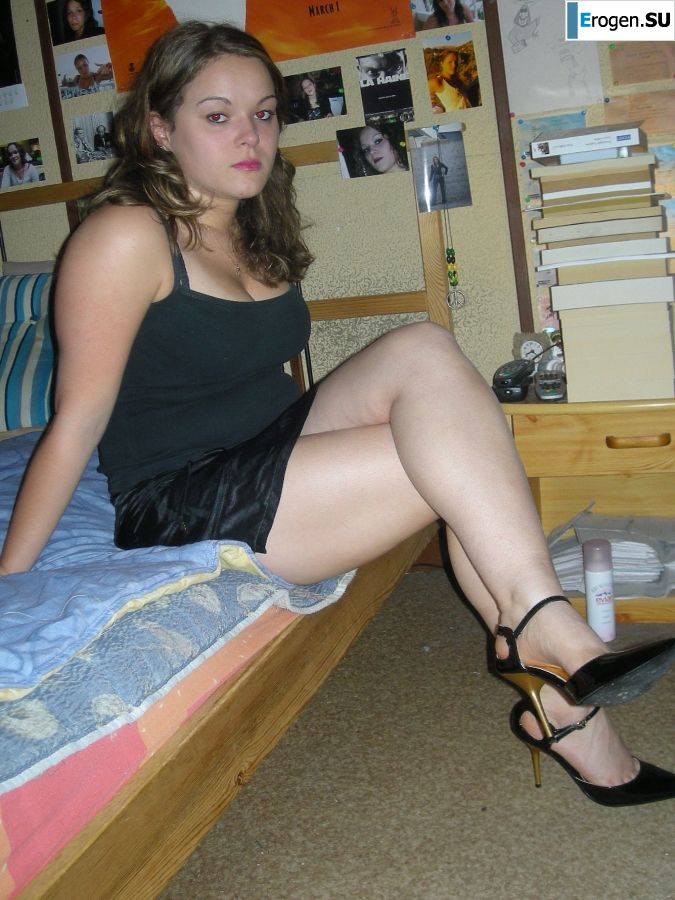 undressing in search of his daddy. Photo 15