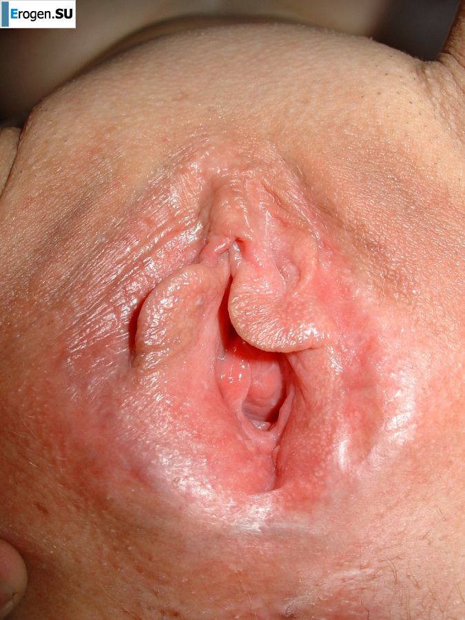 pink bedspreads and someone's pussy. Photo 38