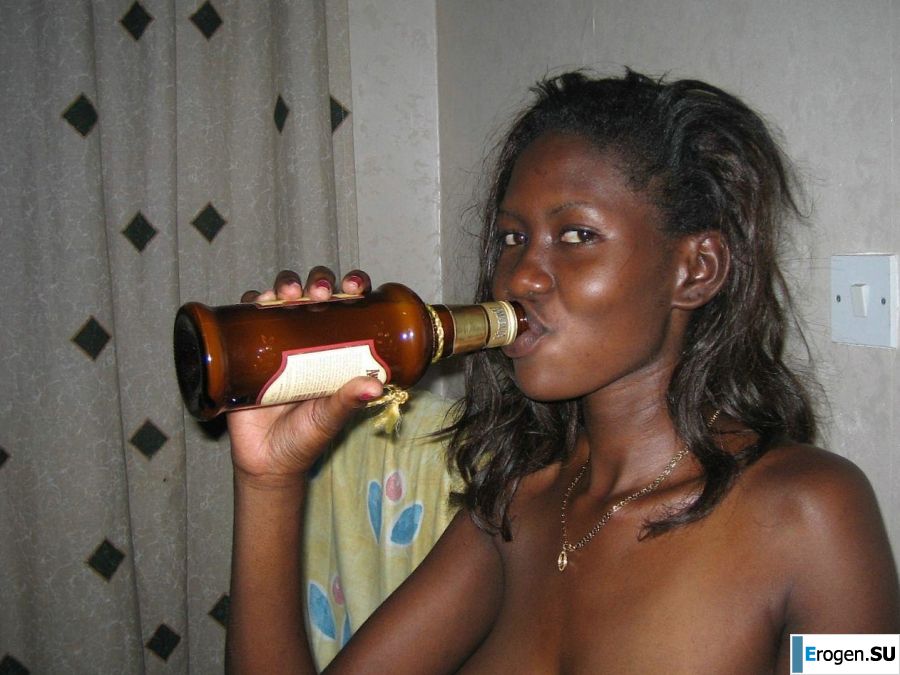 naked black woman with liquor. Photo 13