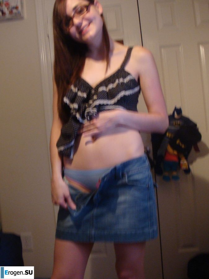 striptease of a young vulgar girl. Part 2. Photo 37