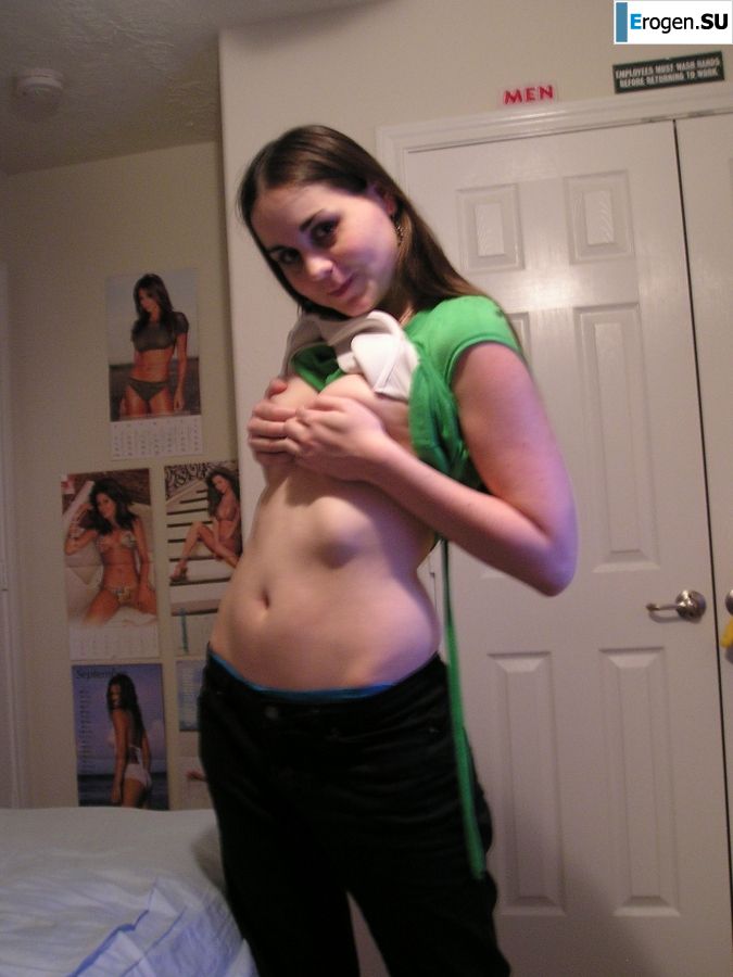 striptease of a young vulgar girl. Part 2. Photo 5