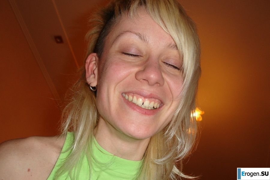 симпотичная худышка блондинка с нулевым размером. Часть 2. Фото 27