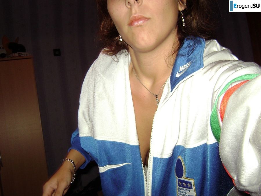 легкие кривляния и легкие раздевания. Часть 2. Фото 21