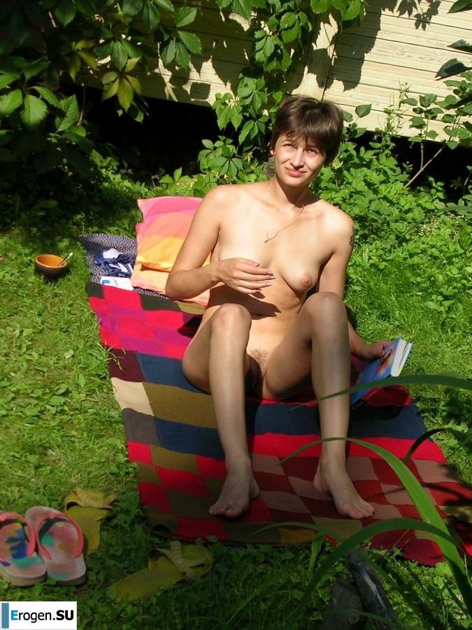 деревенская девушка показывает свои формы. Фото 35