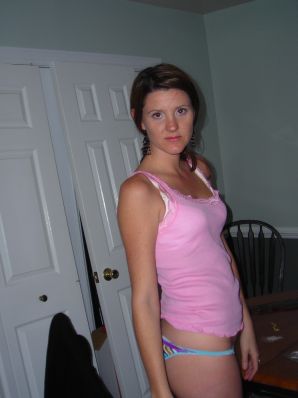 paprazzi and his girlfriend. Thumb 14