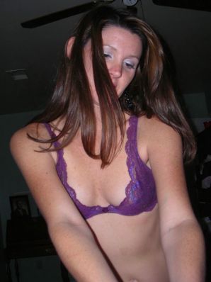 paprazzi and his girlfriend. Thumb 18