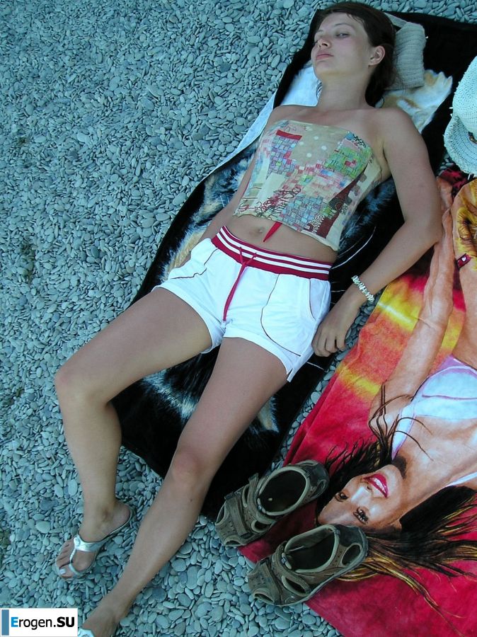 without a swimsuit on a rocky shore. Part 2. Photo 24