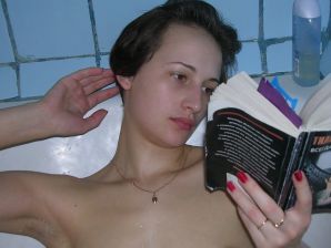 деревенская девушка показывает свои формы. Часть 2. Эскиз 30