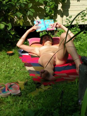 деревенская девушка показывает свои формы. Часть 2. Эскиз 38