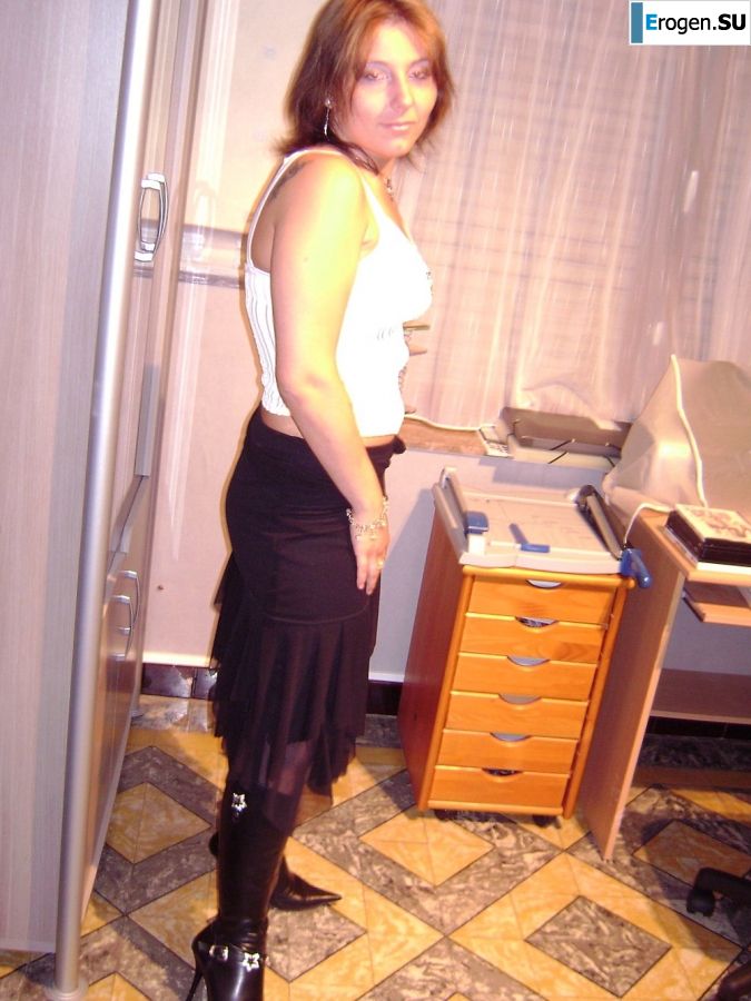 легкие кривляния и легкие раздевания. Часть 3. Фото 2